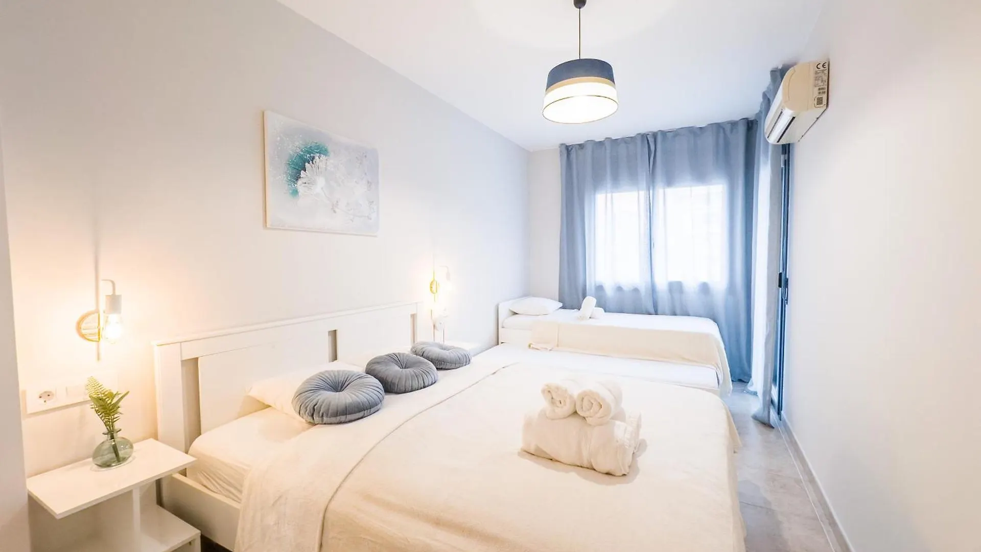 יורט דה מאר Lloret Apartment & Parking 0*, יורט דה מאר