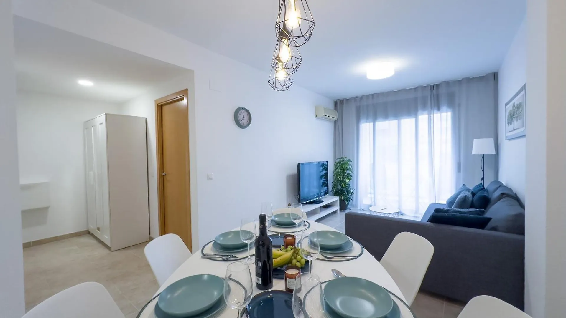 יורט דה מאר Lloret Apartment & Parking 0*, יורט דה מאר